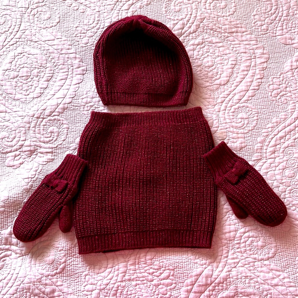 Girl hat, gloves and neck warmer